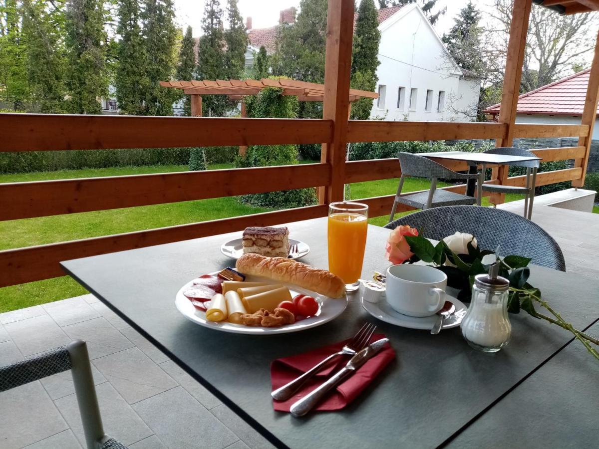 Ditlin Pápa Exteriér fotografie